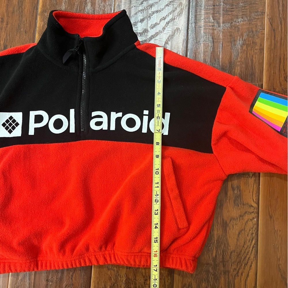 Polaroid Cropped Fleece - Picture 4 of 9